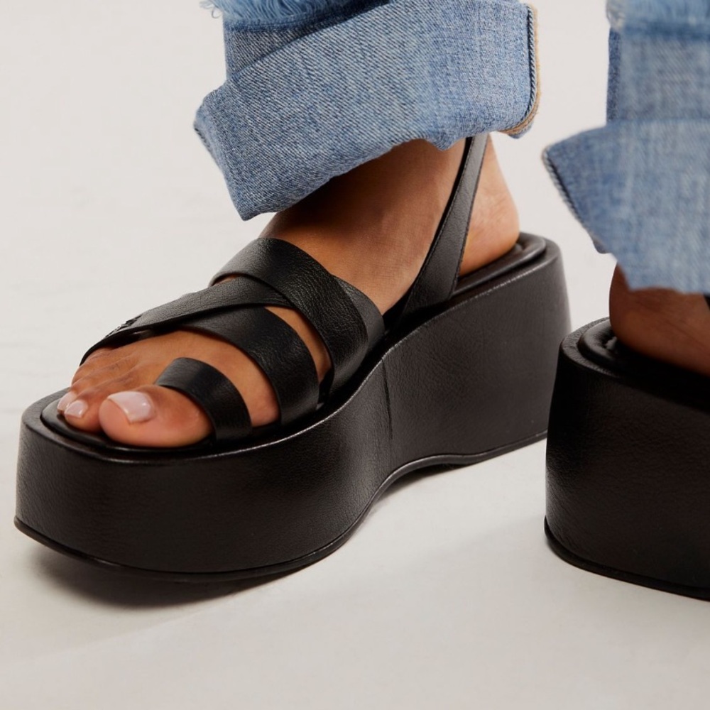 FREE PEOPLE HAZEL FLATFORM SANDALS - Picture 2 of 10
